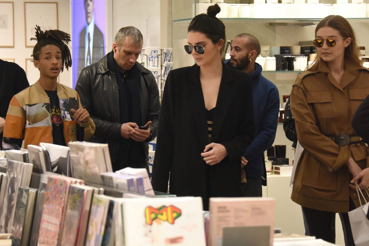 Jaden Smith, Kendall Jenner y Gigi Hadid de compras en Colette.