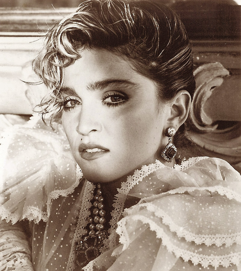 Madonna, con el vestido que Fernando Sánchez le hizo para Like a Virgin. D.R.