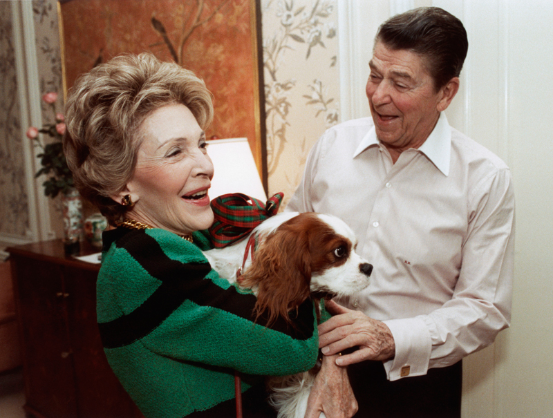 Ronald Reagan y su mujer Nancy no se resistieron a pedir una mascota por Navidad.