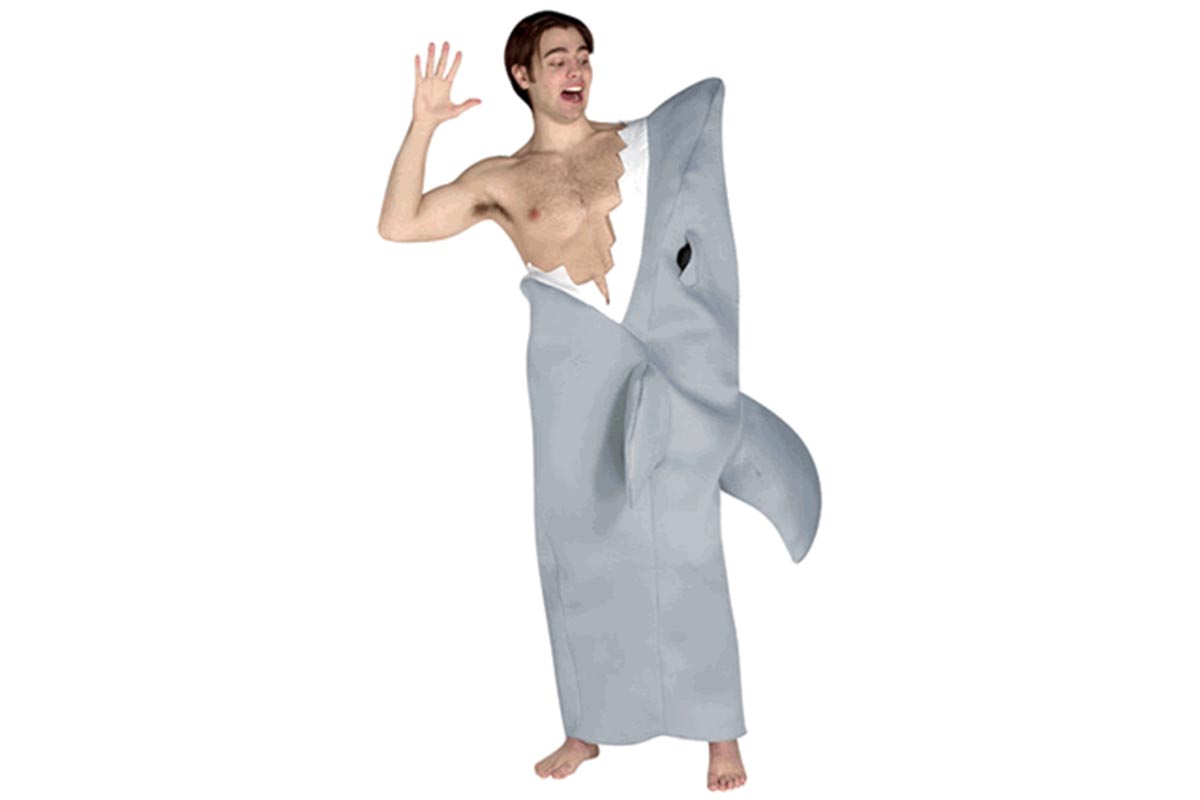 Para los amantes del exhibicionismo y la saga 'Sharknado', este disfraz es una opción muy divertida.