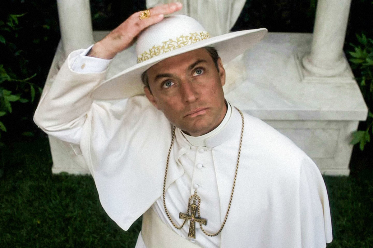 Jude Law en 'The Young Pope', ficción que inaugurará el servicio de HBO en España.