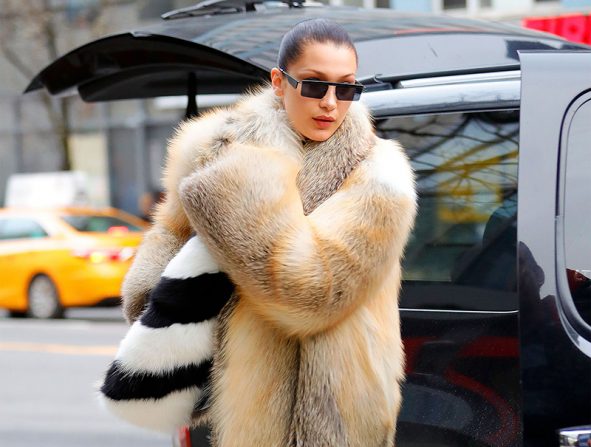 Abrigo de piel o Versace es la última marca en decir adiós a las | Moda | S Moda EL PAÍS