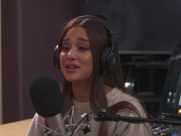 Ariana Grande rompe a llorar en una entrevista al recordar el atentado de Manchester | Celebrities, Vips | S Moda EL PAÍS