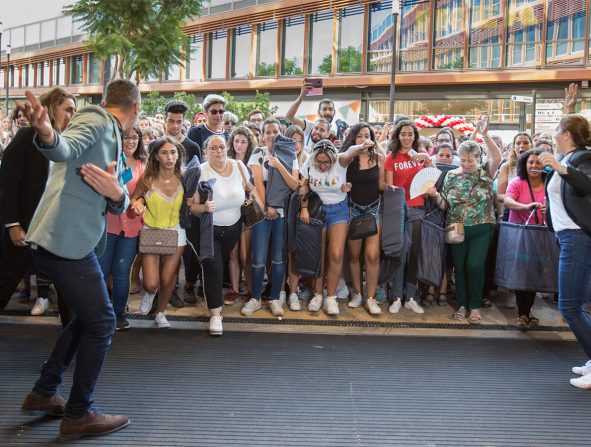 Locura por Primark: aglomeraciones y colas su estreno en Sevilla | Moda EL PAÍS