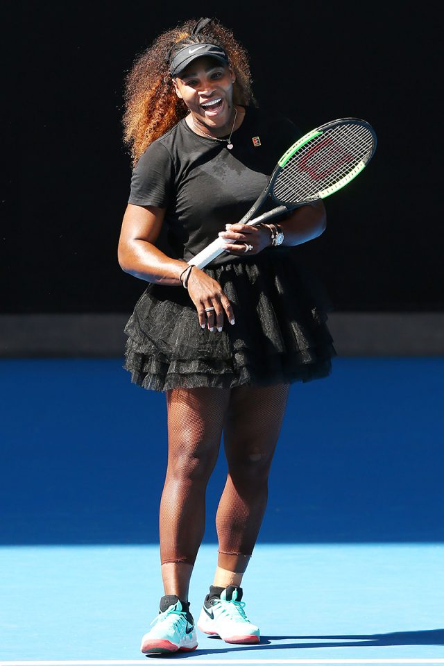 grua Jugar con Depender de Serena Williams convierte en tradición callar las críticas con su ropa
