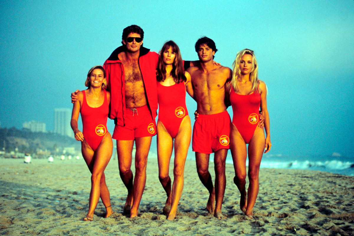 crecer tormenta alegría El bañador de 'Los Vigilantes de la playa': cómo una lycra roja "no pensada  para ser sexy" convirtió a Pamela Anderson en un mito | Moda | S Moda EL  PAÍS