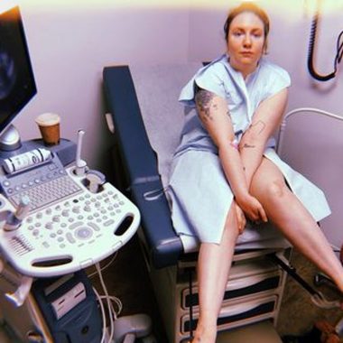 «¿Quién era yo si no iba a ser madre?»: Lena Dunham visibiliza la «pena, dolor y rabia» de no quedarse embarazada por in vitro