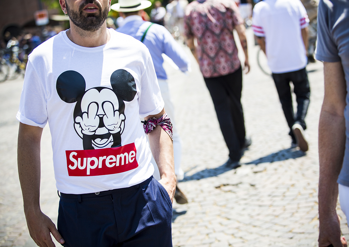 periscopio Gruñón mordedura De Gucci a Zara: por qué el estampado de Mickey Mouse está por todas partes  | Moda, Shopping | S Moda EL PAÍS