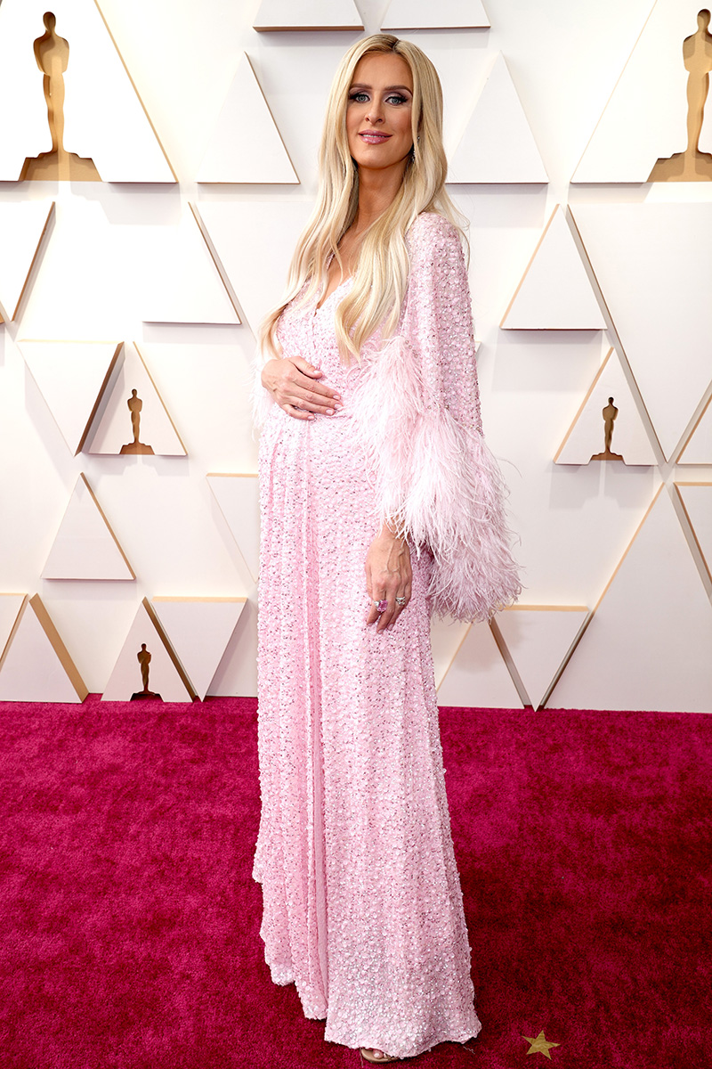 La celebridad Nicky Hilton, embarazada de su tercer hijo, tampoco ha faltado a la cita. Ha apostado por un vestido rosa pastel con pedrería de Jenny Packham.