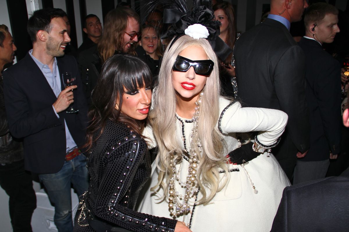 Lady Gaga inaugura su Workshop en Barneys en NY