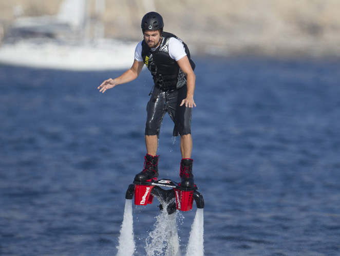 ¿Ironman? No, Leonardo DiCaprio volando en Ibiza
